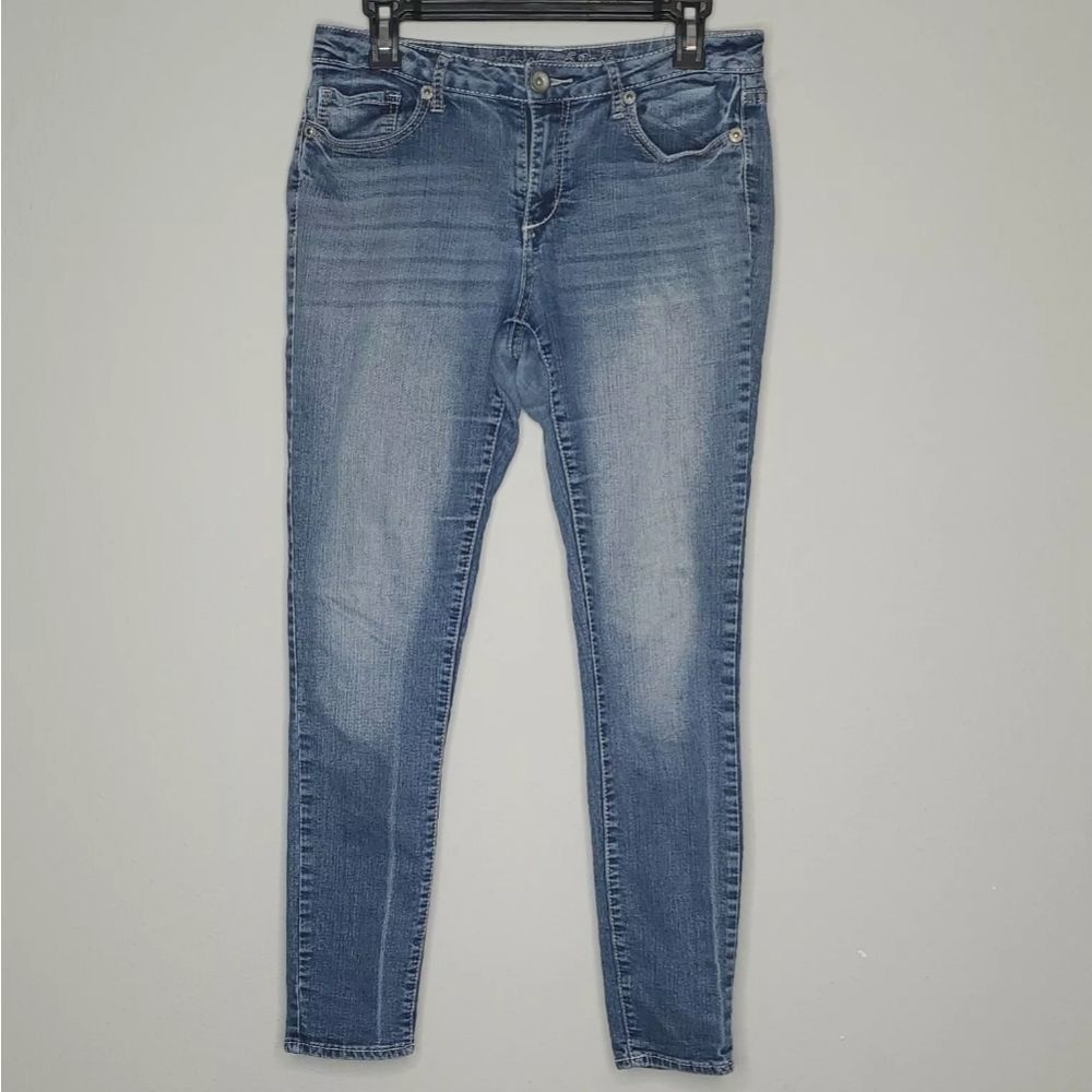 Myth of Jade Women's Medium Wash "Astor Place" Skinny Denim Blue Jeans Size 10